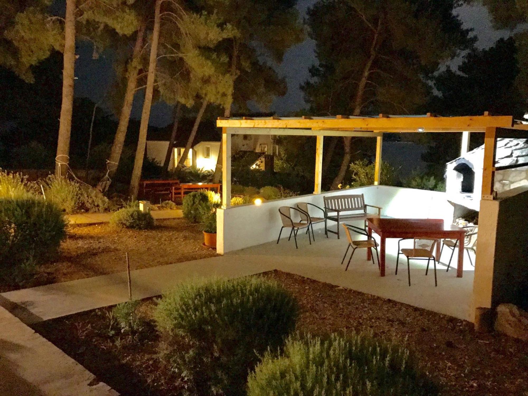 Apartments Nautic Zavala Exterior photo